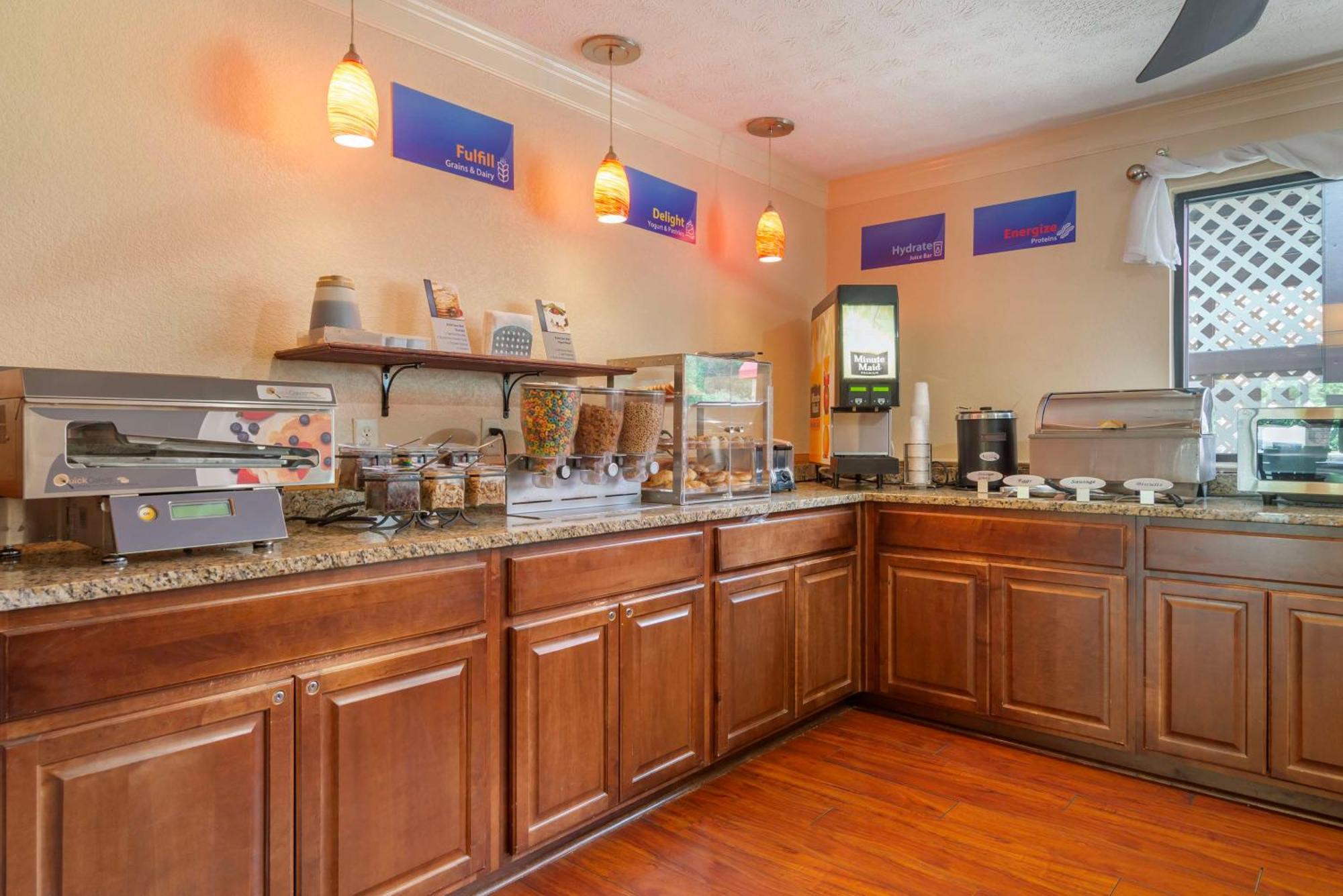Best Western Auburn/Opelika Inn Buitenkant foto